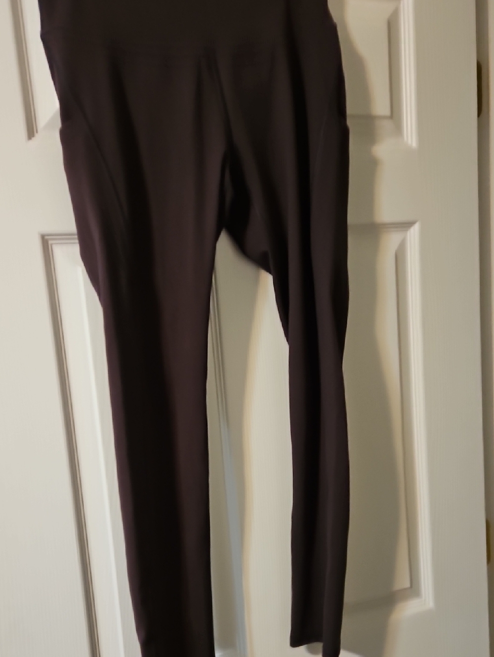 Sleek Women's High-Rise Brownish Leggings. Sz L